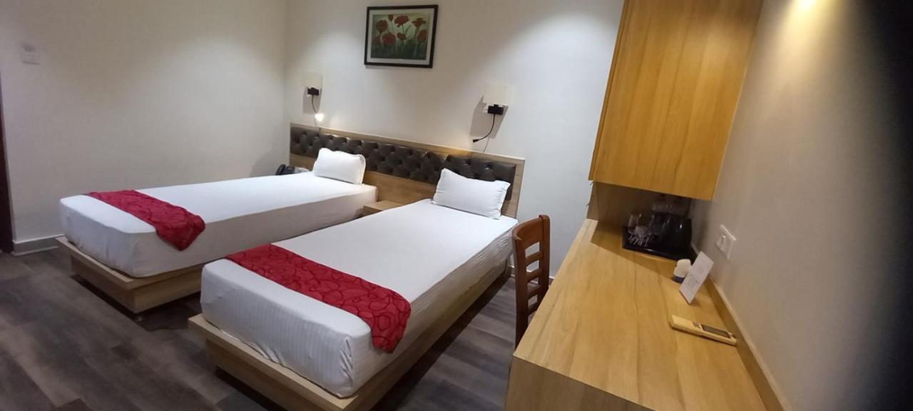 Ojas Hotel & Resort Durgāpur Exteriör bild