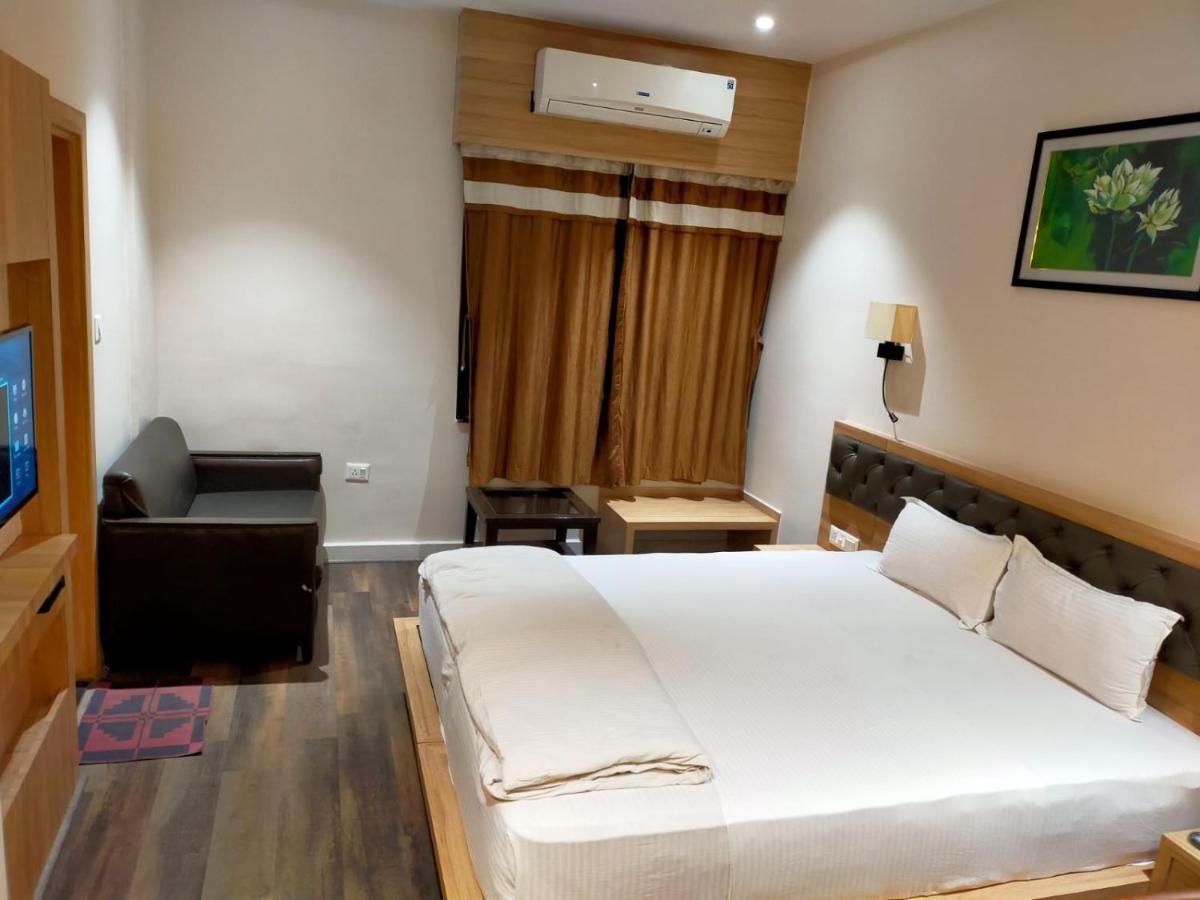 Ojas Hotel & Resort Durgāpur Exteriör bild