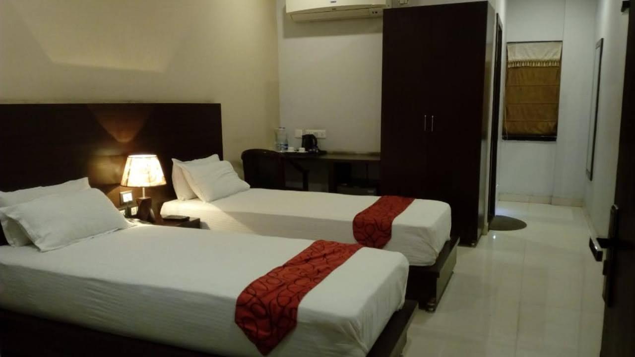 Ojas Hotel & Resort Durgāpur Exteriör bild